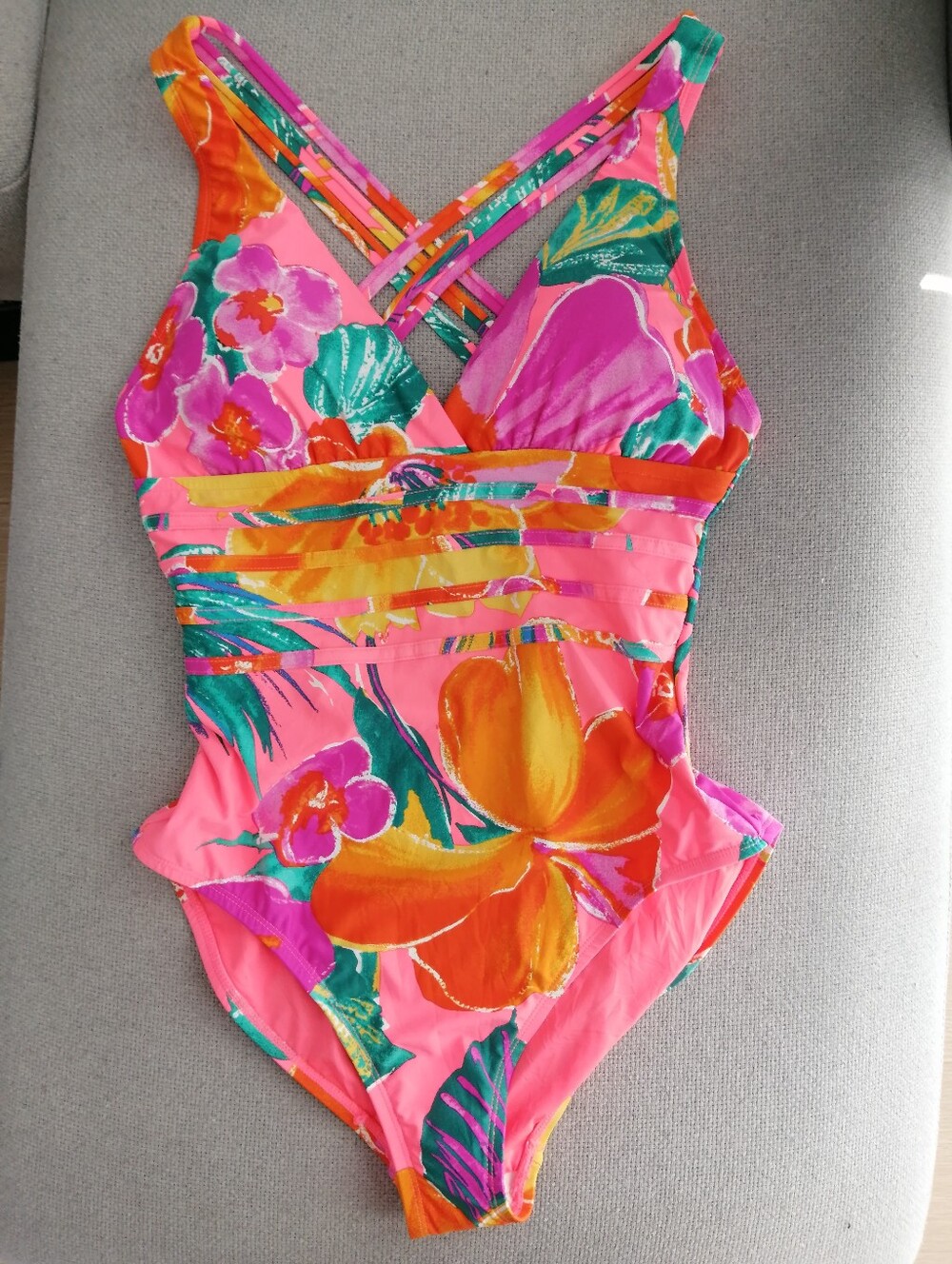 NWOT La Blanca Isla Del Sol Vibrant Multi-Strap One Piece Swim Bathing Suit 10 - Picture 3 of 16